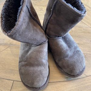 Boys UGG boots, size 4